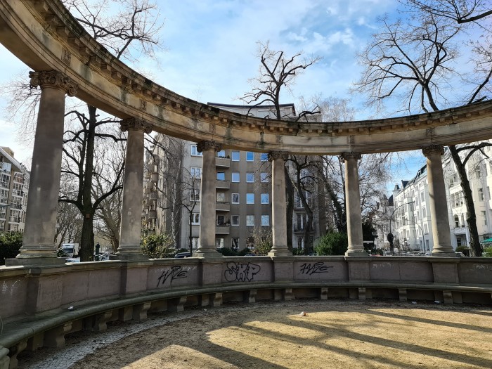 Neben der Weitwinkelkamera hat das Galaxy S20 Ultra ...